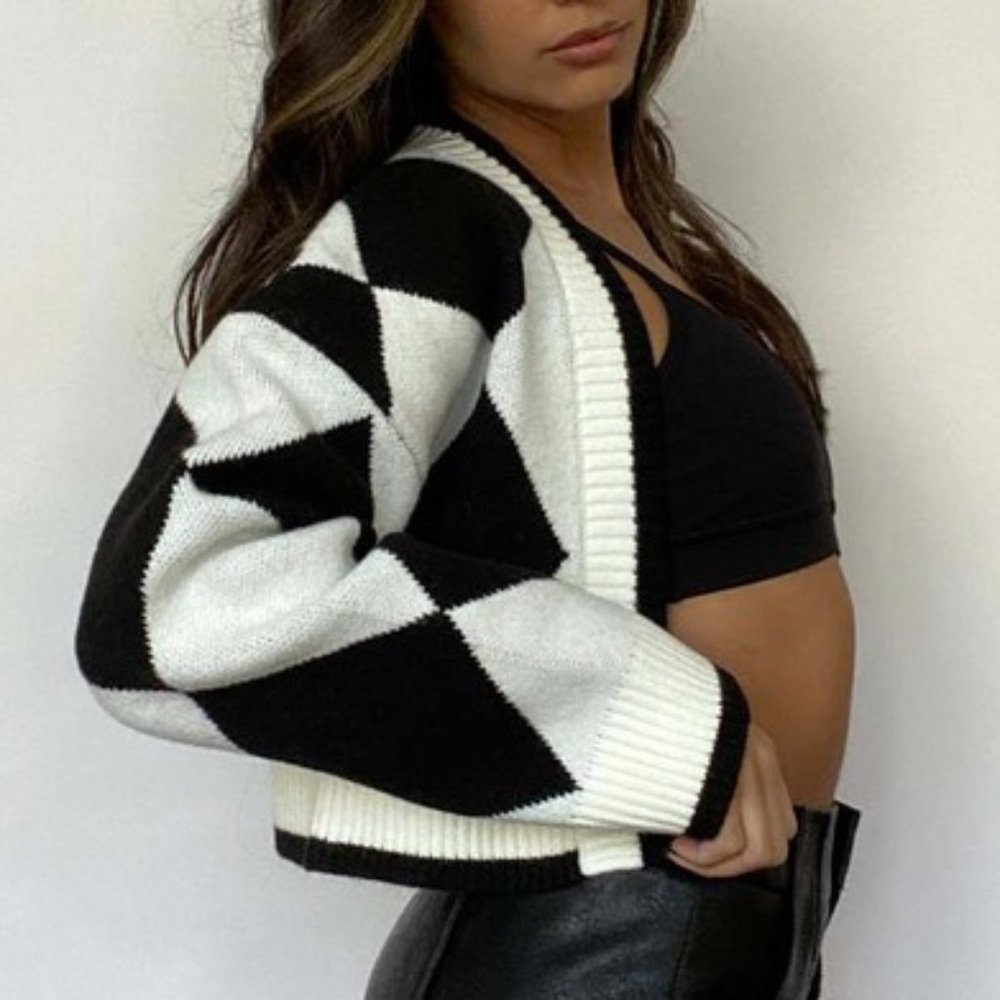 ❌SOLD OUT❌ FOOL AROUND ARGYLE BOLERO CARDIGAN - Picture 4 of 4